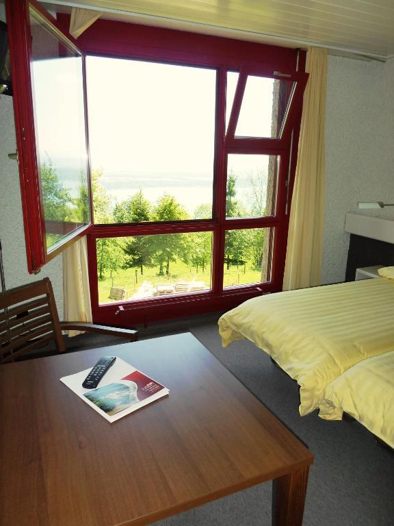 Hotel Twannberg Neuchatel Room photo